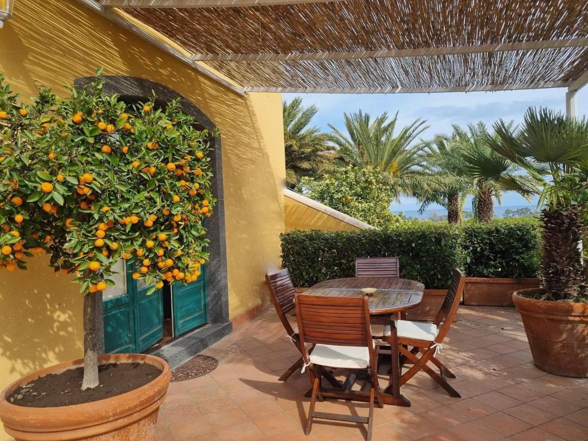 ריפוסטו Torre Archirafi Resort מראה חיצוני תמונה