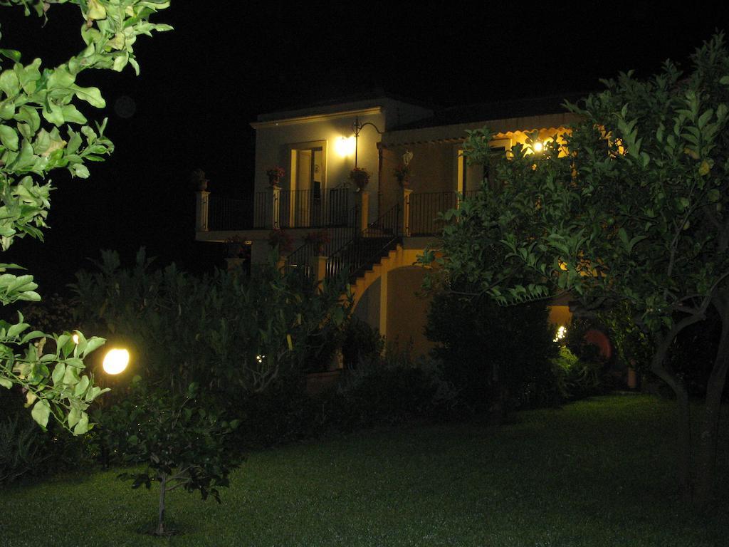 ריפוסטו Torre Archirafi Resort מראה חיצוני תמונה