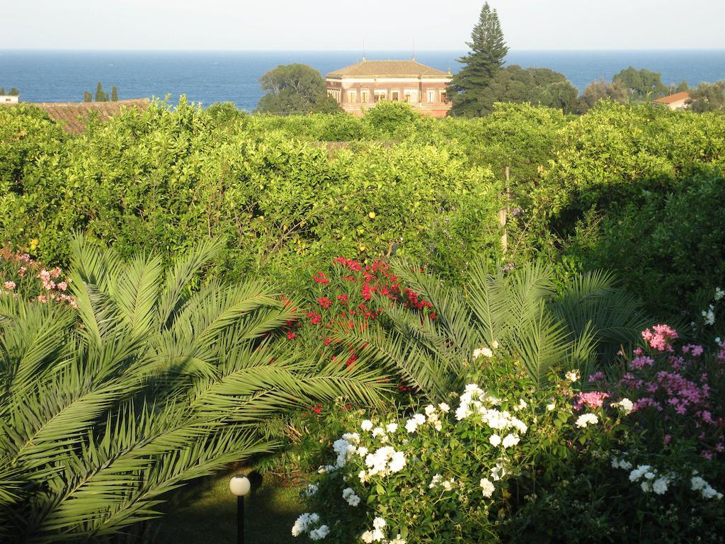 ריפוסטו Torre Archirafi Resort מראה חיצוני תמונה
